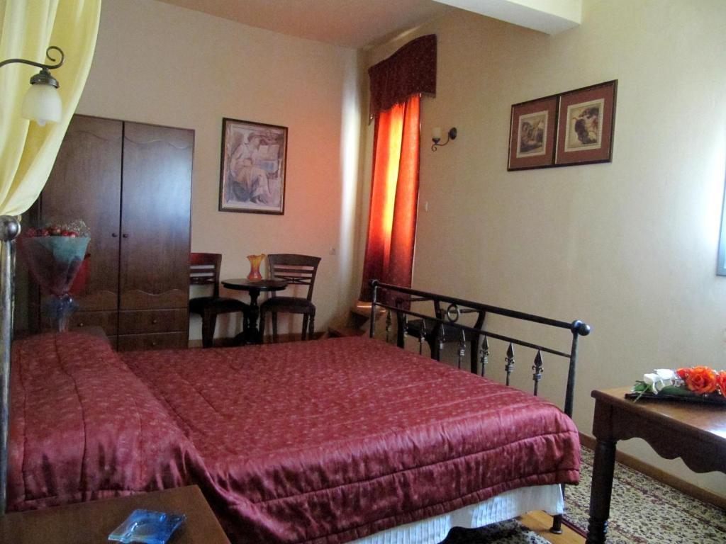 Belmondo Chrissi Akti Chania